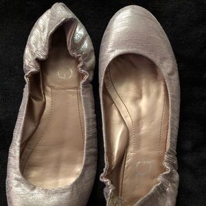 Women’s 8.5 bcbg flats